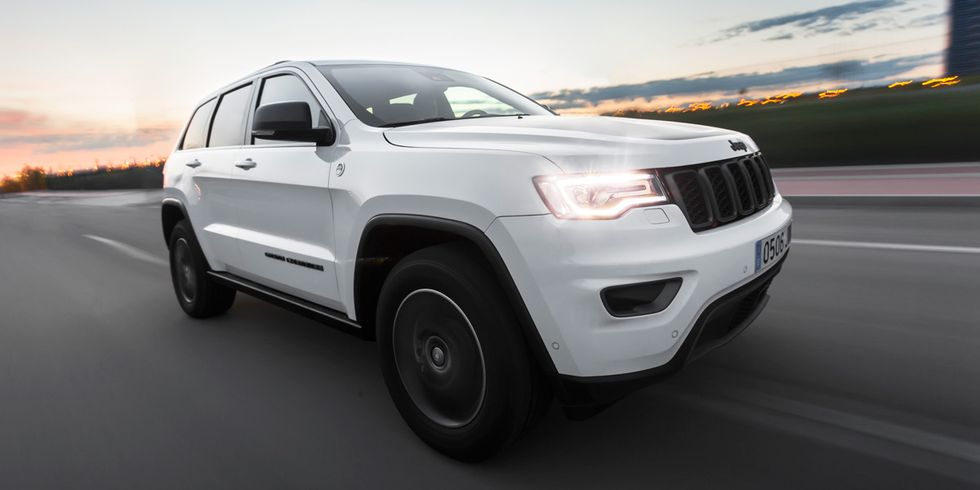 Land vehicle, Vehicle, Car, Jeep, Jeep grand cherokee, Compact sport utility vehicle, Sport utility vehicle, Automotive tire, Automotive design, Jeep cherokee, 