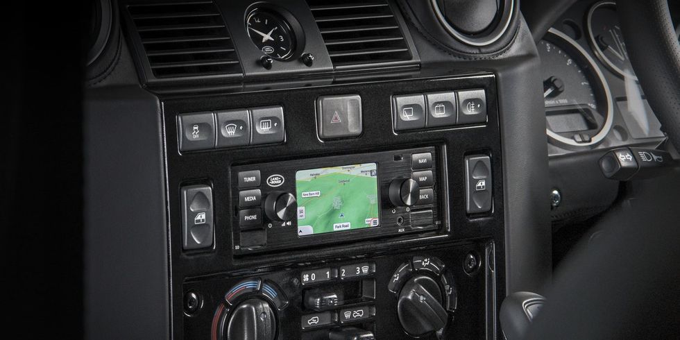 Center console, Vehicle, Car, Technology, Multimedia, Electronics, Stereophonic sound, Steering wheel, Trip computer, 