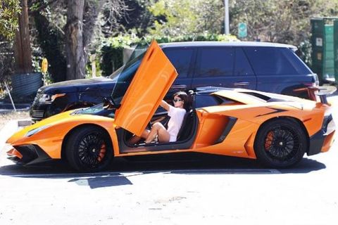 Kylie Jenner se regala uno de los Lamborghini más salvajes y exclusivos del  momento