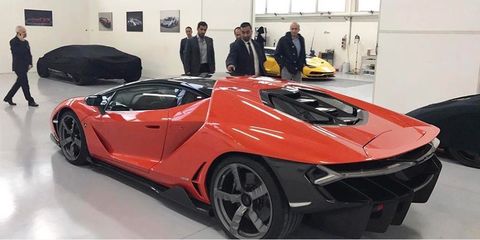 Lamborghini entrega su primer Centenario, ¡y es naranja!