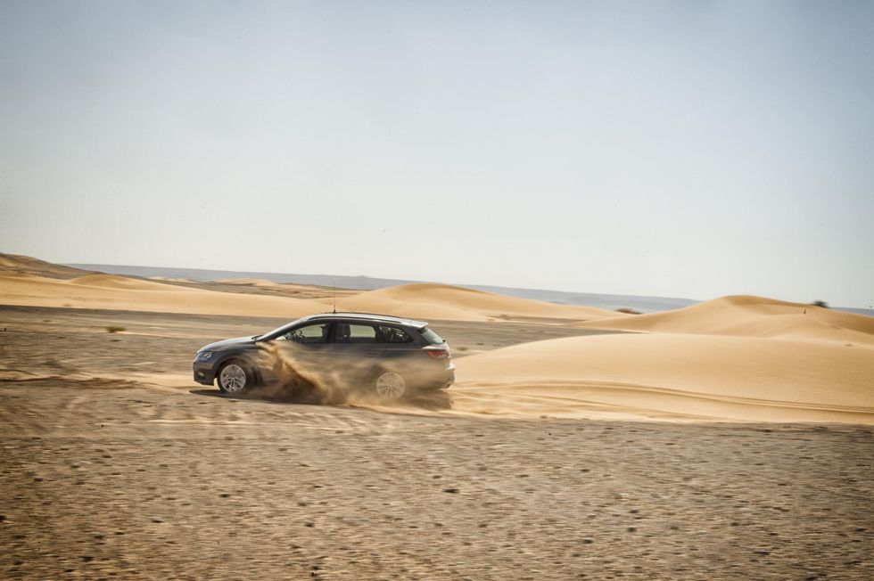 Desert, Sand, Erg, Natural environment, Aeolian landform, Sahara, Automotive design, Singing sand, Dune, Landscape, 