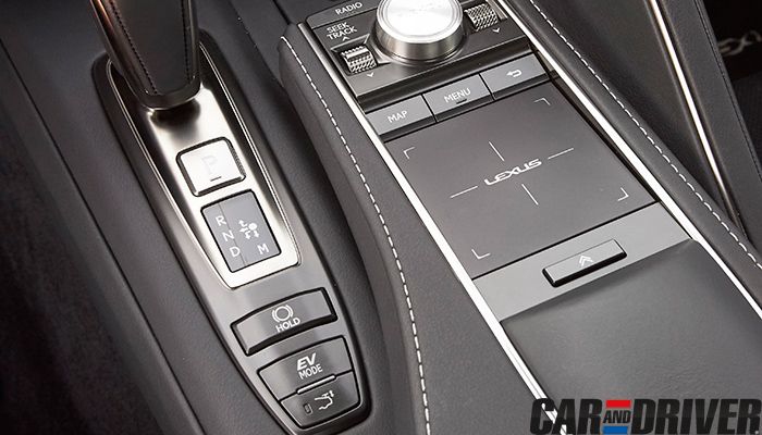Vehicle, Car, Luxury vehicle, Mid-size car, Personal luxury car, Center console, Executive car, Gear shift, 