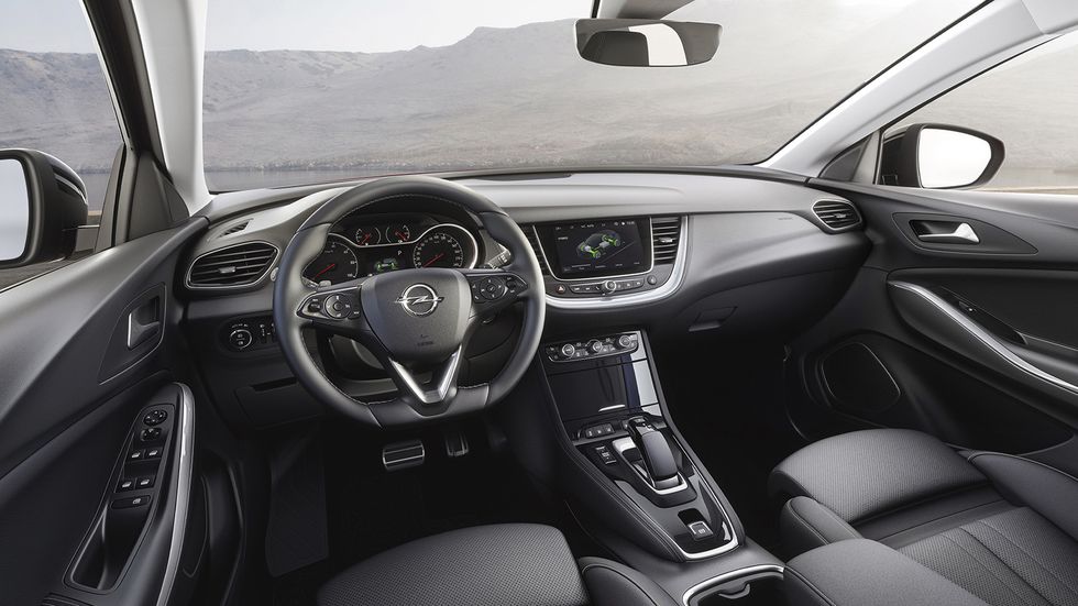 Opel Grandland X Hybrid 4x4 - interior
