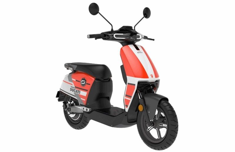 Land vehicle, Vehicle, Scooter, Motor vehicle, Moped, Mode of transport, Car, Automotive design, Spoke, Automotive lighting, 