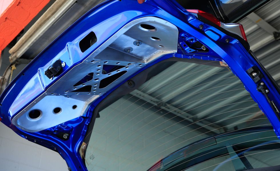 Blue, Electric blue, Automotive exterior, Auto part, Vehicle, Car, Hood, Bumper, Rim, Vehicle door, 