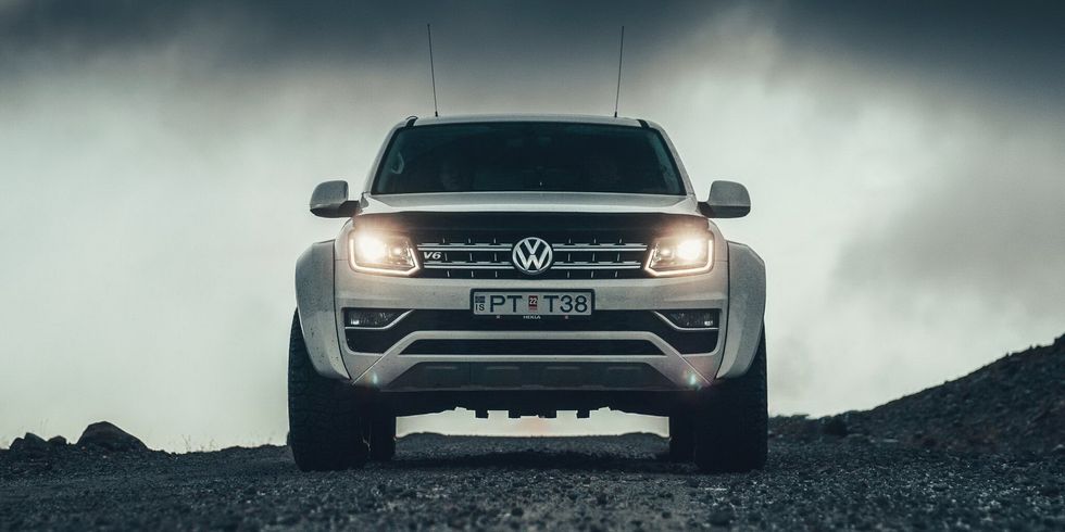 Land vehicle, Vehicle, Car, Automotive design, Bumper, Motor vehicle, Volkswagen amarok, Automotive exterior, Automotive tire, Sport utility vehicle, 