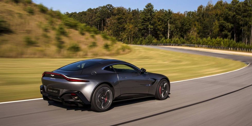 Aston Martin Vantage - trasera