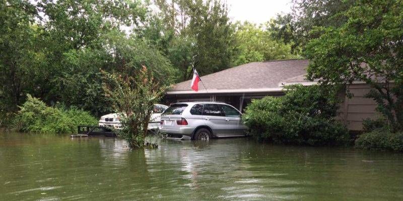 Vehicle, Waterway, Car, Flood, River, Crossover suv, Home, Canal, House, Bmw x5, 