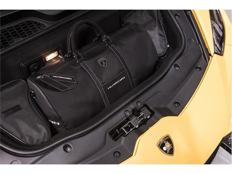 Bag, Vehicle, Car, Trunk, Luggage and bags, Leather, Automotive exterior, Fashion accessory, Baggage, 