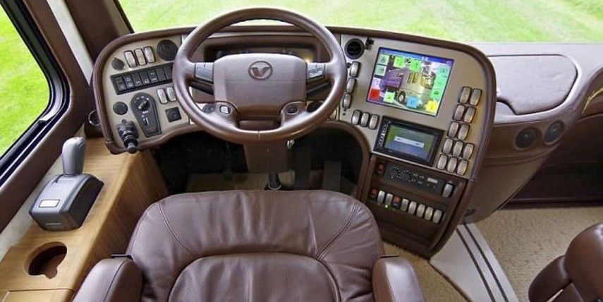 Land vehicle, Vehicle, Car, Luxury vehicle, Center console, Electronics, Executive car, Steering wheel, Technology, Sedan, 