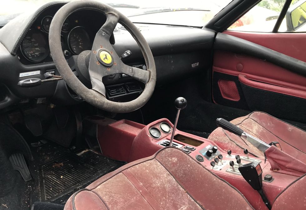 Land vehicle, Vehicle, Car, Steering wheel, Center console, Steering part, Ferrari mondial, Coupé, 