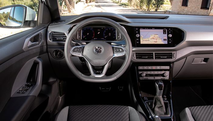 Land vehicle, Vehicle, Car, Center console, Compact car, Steering wheel, Family car, Mid-size car, Hatchback, Volkswagen, 