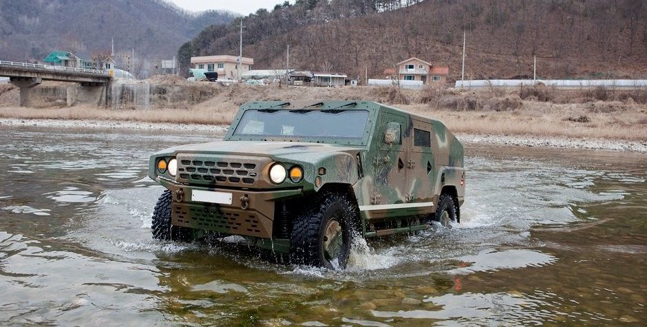 Land vehicle, Vehicle, Car, Off-road vehicle, Off-roading, Humvee, Military vehicle, Mud, Sport utility vehicle, Hummer h2, 