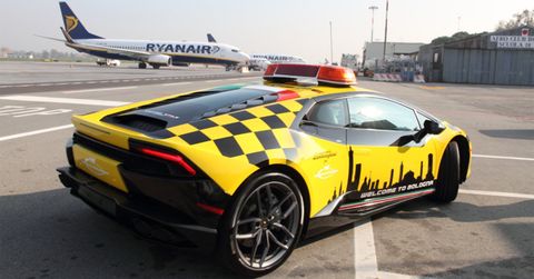 El Lamborghini Huracán al que persiguen los aviones de Bolonia