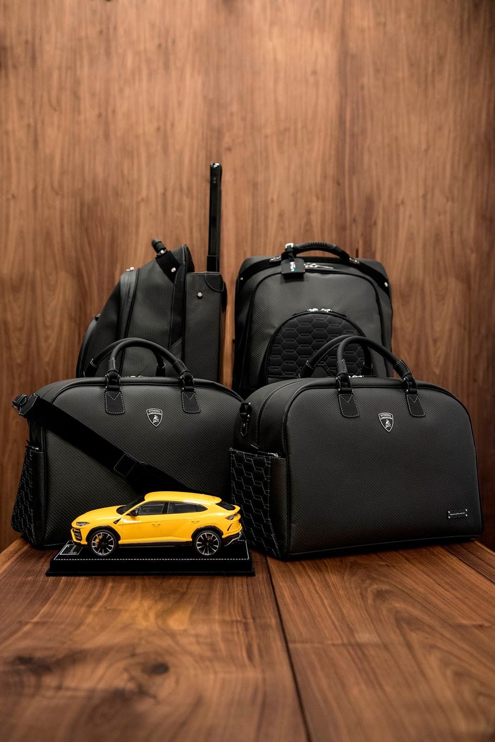 Automotive design, Vehicle, Baggage, Car, Bag, Hand luggage, Luggage and bags, Rolling, 
