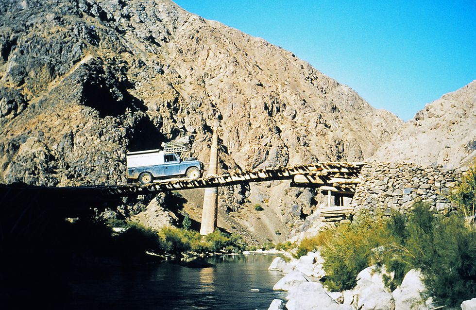 Bridge, River, Mountain, Water resources, Wadi, Watercourse, Tree, Devil's bridge, Valley, Landscape, 