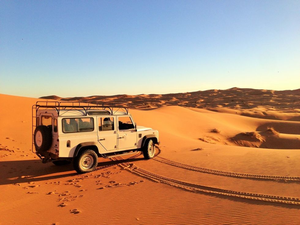 Desert, Sand, Natural environment, Aeolian landform, Erg, Sahara, Vehicle, Car, Off-roading, Dune, 