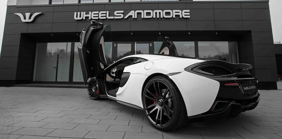 Land vehicle, Vehicle, Car, Supercar, Automotive design, Mclaren automotive, Sports car, Wheel, Rim, Luxury vehicle, 