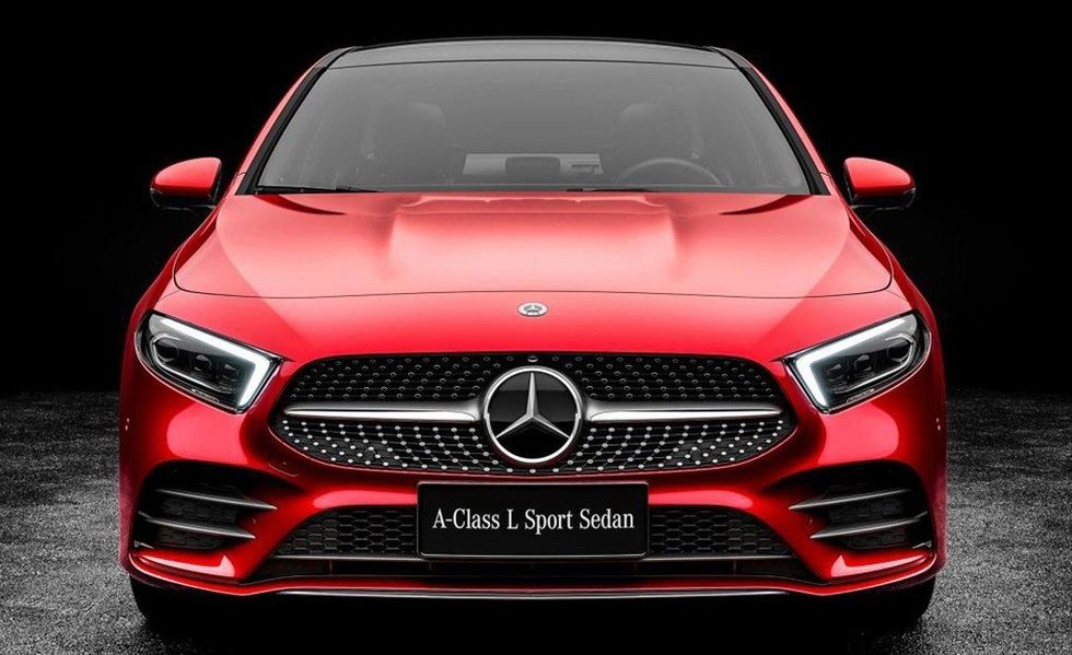 Mode of transport, Automotive design, Vehicle, Land vehicle, Grille, Car, Hood, Red, Automotive exterior, Personal luxury car, 