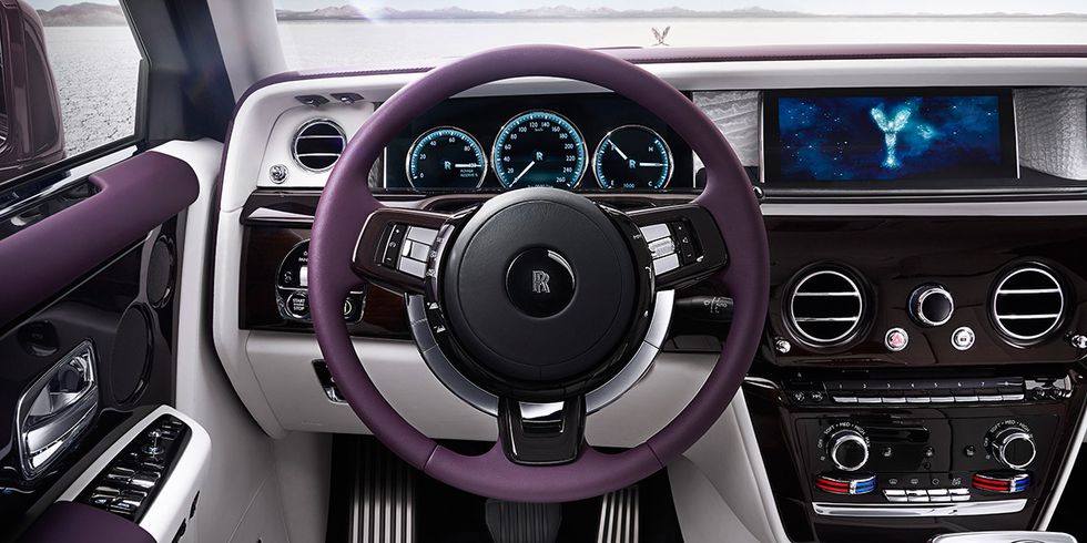 Land vehicle, Vehicle, Car, Steering wheel, Luxury vehicle, Personal luxury car, Steering part, Motor vehicle, Center console, Rolls-royce wraith, 