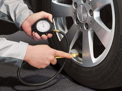 automotive tire, alloy wheel, rim, automotive wheel system, spoke, auto part, tread, synthetic rubber, hubcap, wrist,