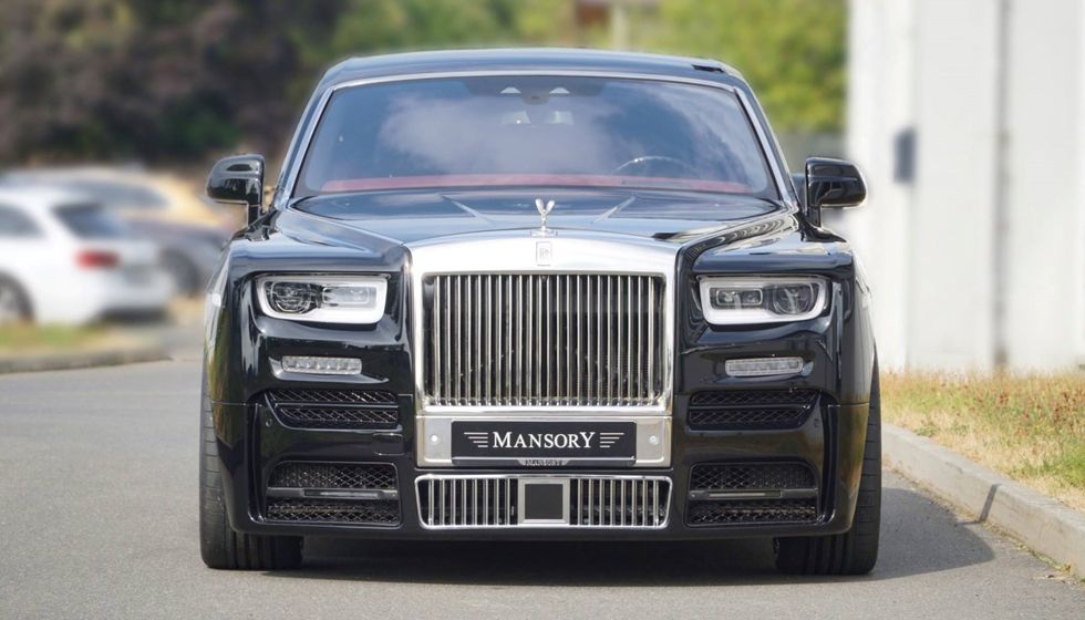 Land vehicle, Vehicle, Luxury vehicle, Car, Rolls-royce, Rolls-royce phantom, Sedan, Rolls-royce ghost, Automotive design, Rolls-royce wraith, 