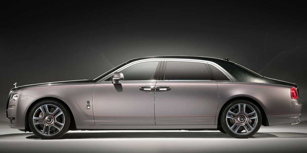 Land vehicle, Vehicle, Luxury vehicle, Car, Rolls-royce ghost, Rolls-royce, Rim, Sedan, Personal luxury car, Full-size car, 