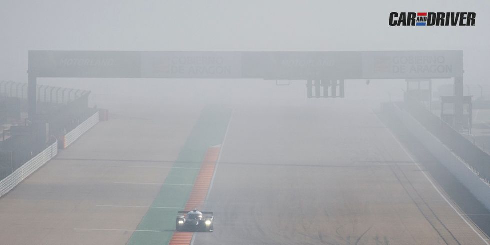 Atmospheric phenomenon, Haze, Line, Fog, Sky, Runway, Screenshot, Vehicle, 