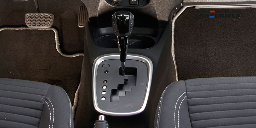 Vehicle, Car, Gear shift, Family car, Center console, Automobile pedal, Subcompact car, City car, 