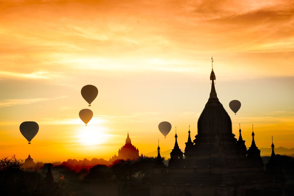 Nature, Sky, Cloud, Hot air ballooning, Atmosphere, Balloon, Evening, Sunlight, Amber, Sunrise, 