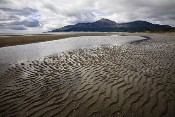 Sky, Sand, Nature, Natural environment, Water, Wilderness, Natural landscape, Water resources, Cloud, Highland, 
