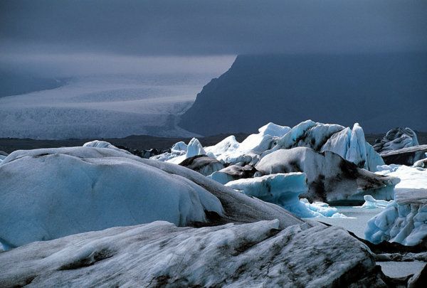 Iceberg, Ice, Polar ice cap, Glacial lake, Sea ice, Glacial landform, Ice cap, Arctic ocean, Glacier, Ocean, 