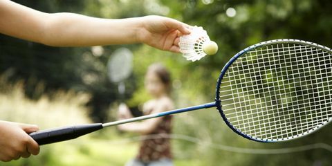 Finger, Sports equipment, Green, Racketlon, People in nature, Playing sports, Summer, Tennis racket, Soft tennis, Racket, 