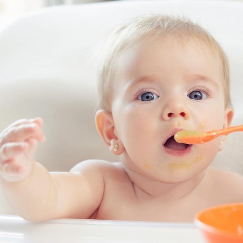 Child, Face, Baby, Baby bathing, Skin, Bathing, Baby playing with food, Toddler, Head, Nose, 