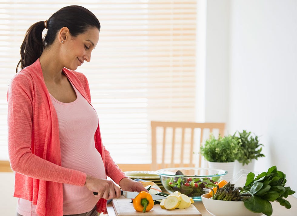 Homemaker, Eating, Cooking, Meal, Food, Plant, Tableware, Housekeeper, Cuisine, Vegetable, 