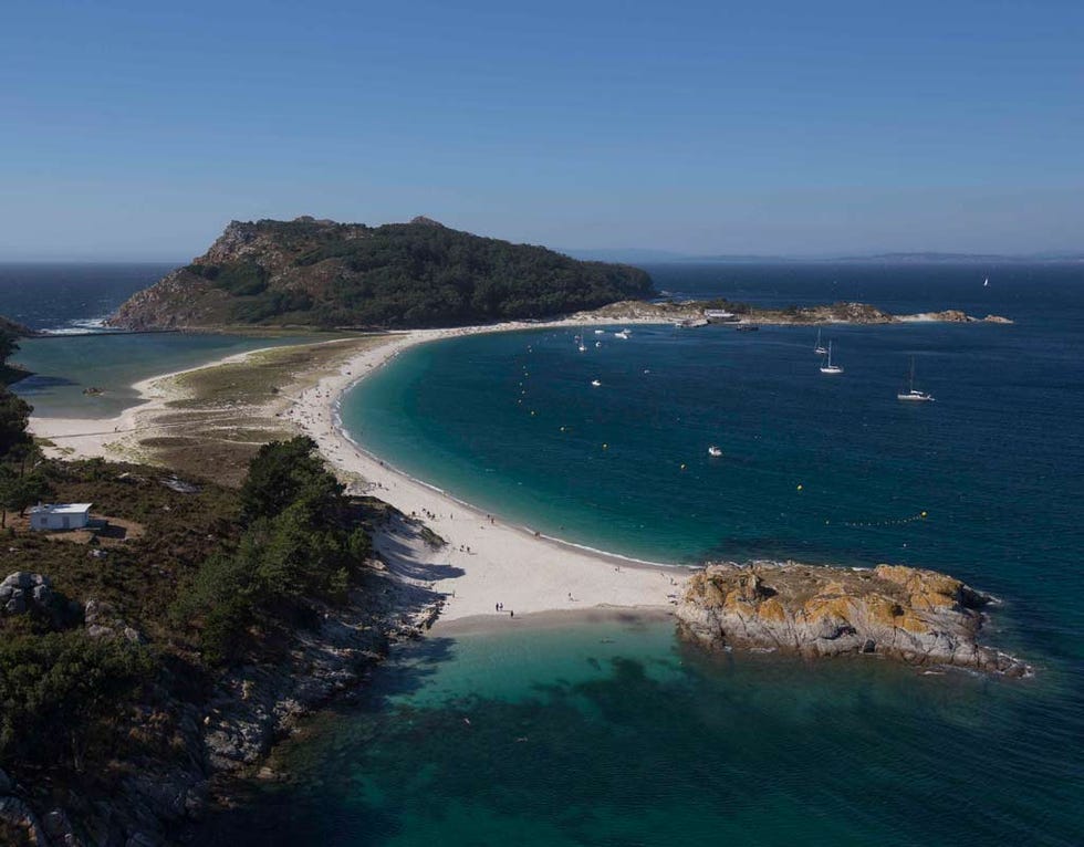 Body of water, Coast, Sea, Coastal and oceanic landforms, Headland, Bight, Ocean, Promontory, Bay, Cape, 