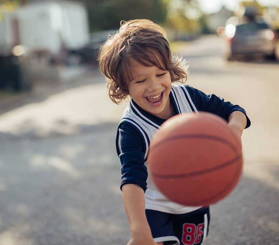 Child, Ball, Shoulder, Throwing a ball, Toddler, Joint, Play, Cool, Basketball, Soccer ball, 