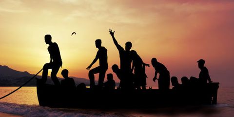 People in nature, Tourism, Travel, Vacation, Friendship, Watercraft, Boats and boating--Equipment and supplies, People on beach, Beach, Silhouette, 