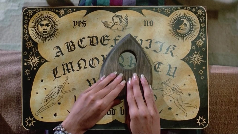 7 datos curiosos sobre el tablero Ouija - Marcianos