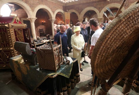 La Reina Isabel Ii Visita El Set De Juego De Tronos