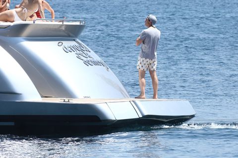 Watercraft, Recreation, Boat, Water, Leisure, Outdoor recreation, Naval architecture, Vacation, Speedboat, Boating, 