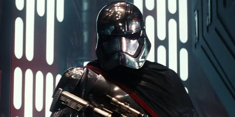 Fictional character, Personal protective equipment, Darth vader, Armour, Helmet, Toy, Supervillain, Machine, Mask, Action figure, 