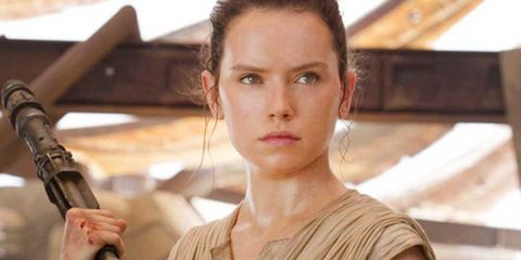 Daisy Ridley oculta el nuevo peinado de Rey para 'Star Wars: Episode VIII'