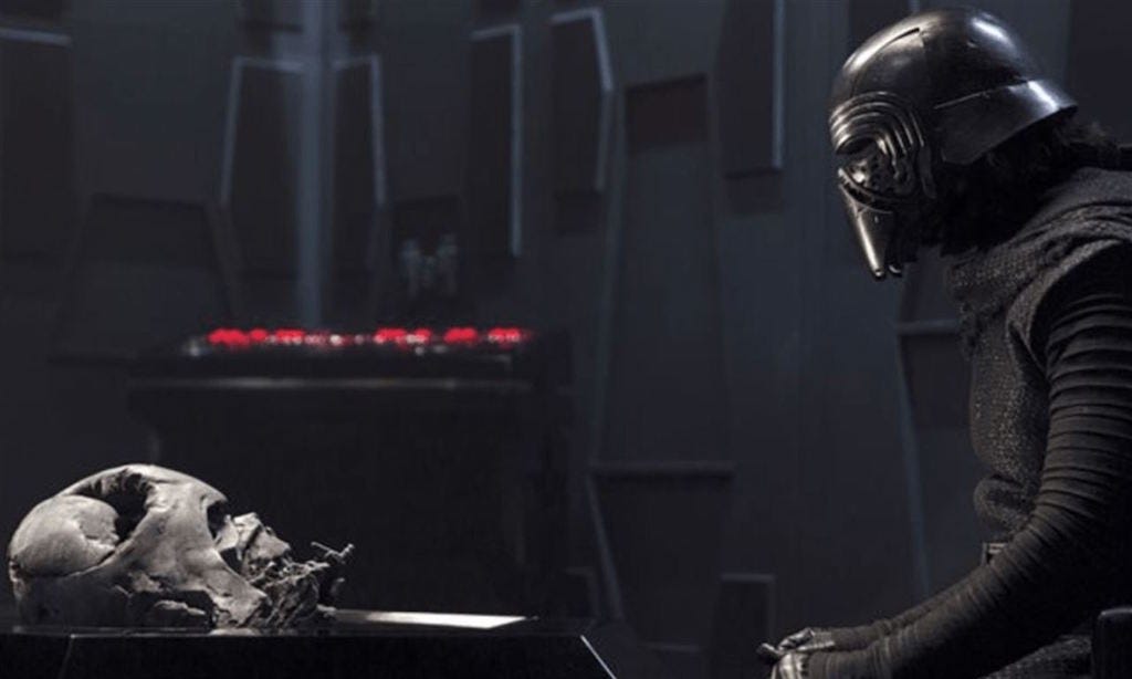 Esta teoría explica cómo se hizo Kylo Ren con el casco de