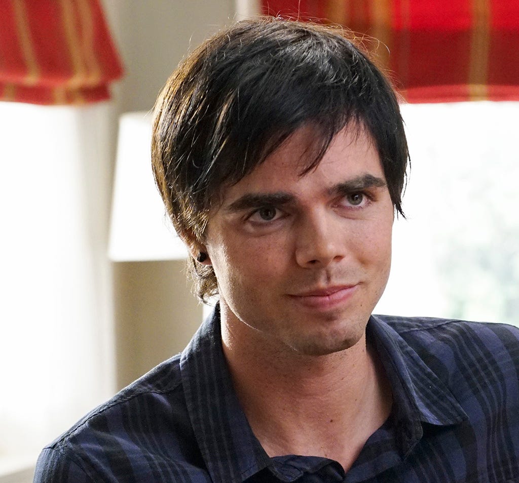 Reid Ewing ('Modern Family') sale del armario en Twitter