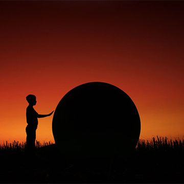 People in nature, Silhouette, Sunlight, Orange, Sunset, Backlighting, Morning, Evening, Astronomical object, Heat, 
