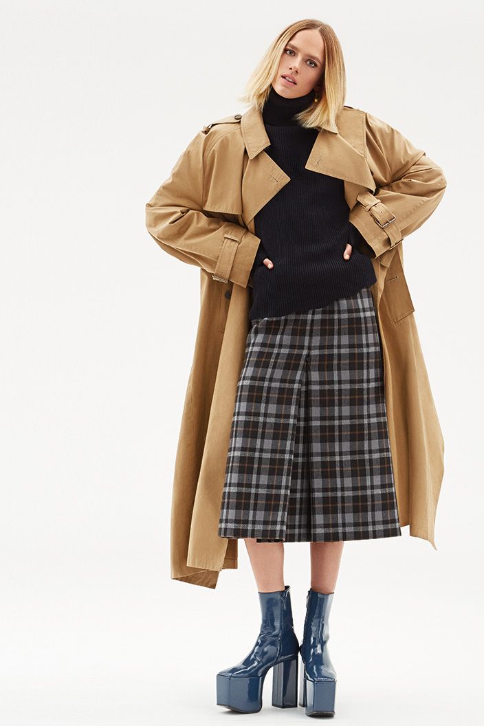 Clothing, Brown, Plaid, Sleeve, Tartan, Collar, Textile, Standing, Coat, Joint, 