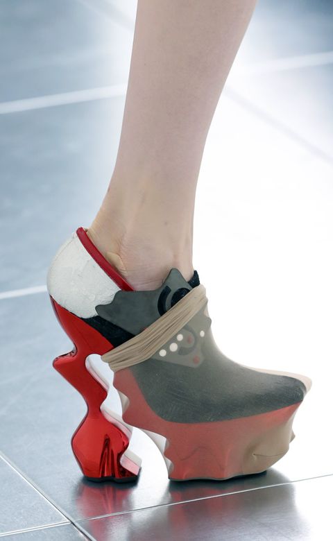 Red, Human leg, Carmine, Fashion, Foot, Sandal, Ankle, Fashion design, High heels, Balance, 