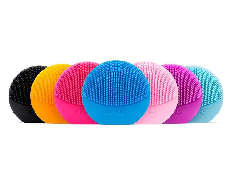 Colorfulness, Magenta, Pink, Electric blue, Circle, Violet, Turquoise, Plastic, Synthetic rubber, Oval, 
