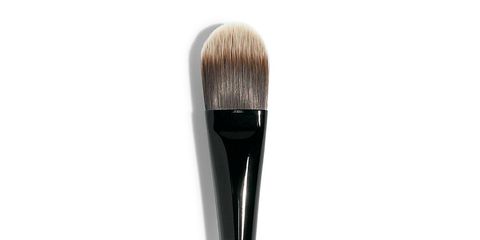 Brush, Musical instrument accessory, Beige, Makeup brushes, Stationery, Office supplies, Cosmetics, Eye shadow, Writing implement, Cleanliness, 